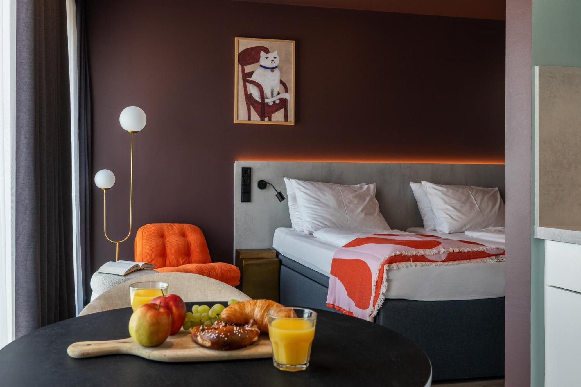 Kalm - East Aparthotel